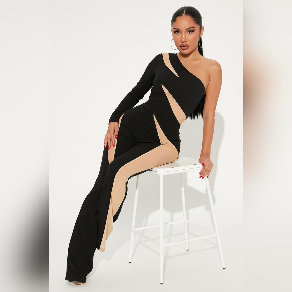 Fashion nova jumpsuit